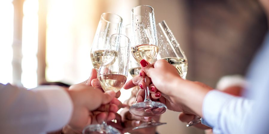 gm-2d822f05-8238-48e5-b7ab-cc76bf623449-sparkling-wine-lead-2