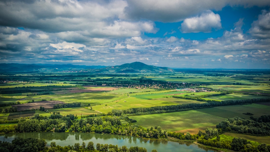 3b9a1b5f130b416c9f8a23875a01b5ac_Tokaj_Hegye_Tiszalokrol_Masolat